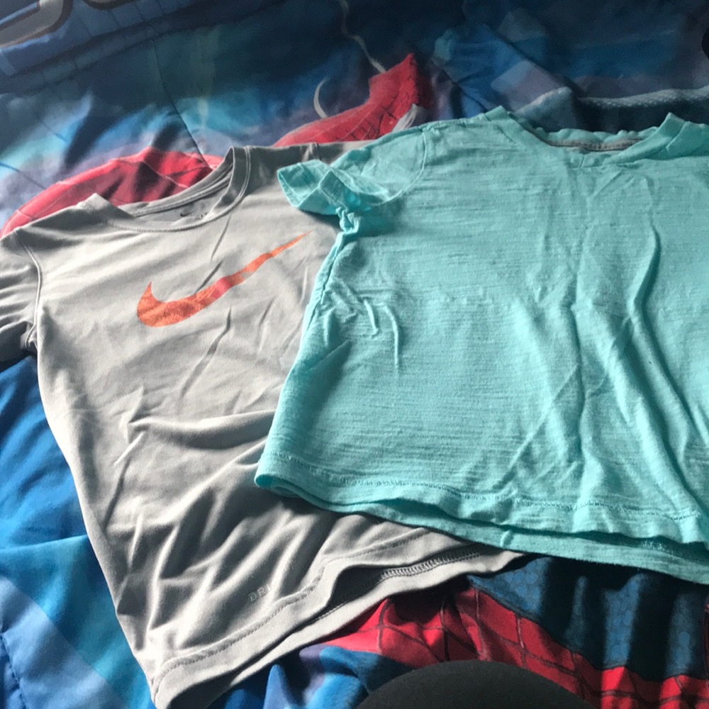 Bundle of 2 boys t-shirts